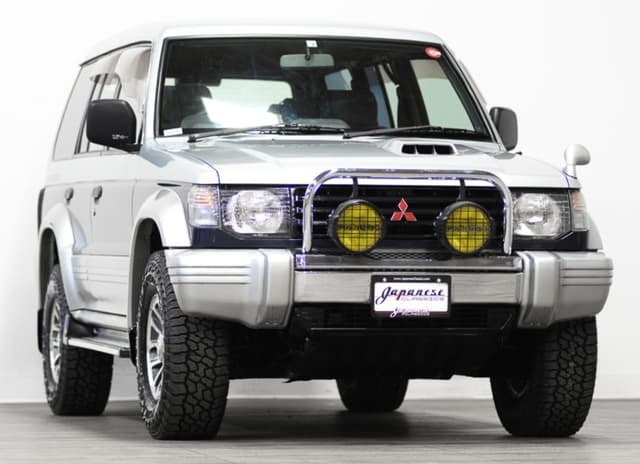 1996 Mitsubishi Pajero JDM car for sale — photo 3 of 6