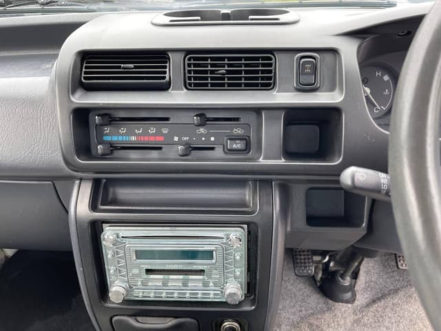 2000 Daihatsu Hijet JDM car for sale — photo 19 of 25