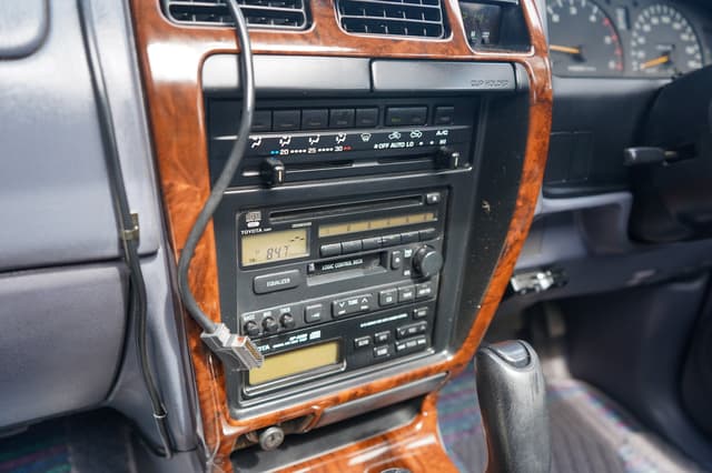 1996 Toyota Hilux Surf JDM car for sale — photo 13 of 20