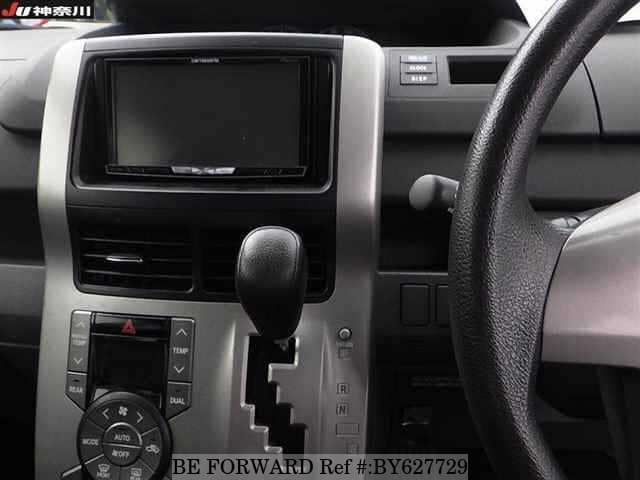 2010 Toyota Noah JDM car for sale — photo 4 of 8