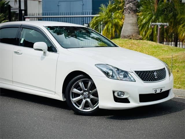 2008 Toyota Crown JDM car for sale — photo 4 of 25