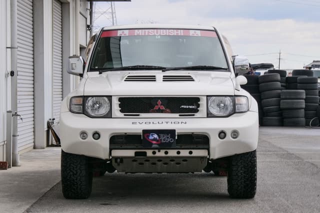 1997 Mitsubishi Pajero JDM car for sale — photo 8 of 25