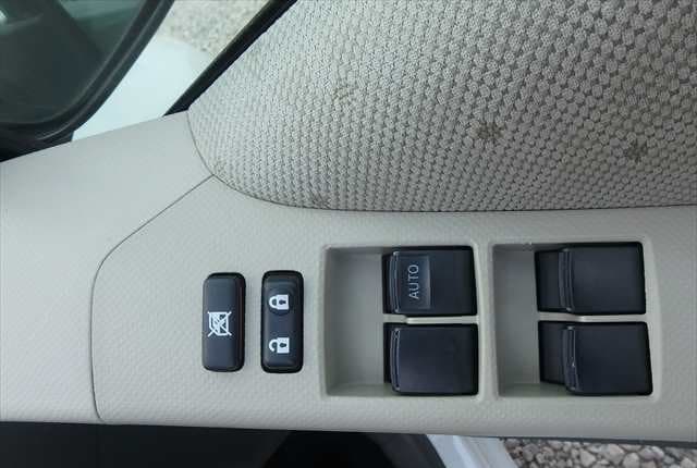 2009 Toyota Vitz JDM car for sale — photo 21 of 25