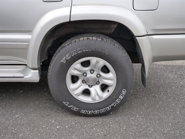 2001 Toyota Hilux Surf JDM car for sale — photo 14 of 25