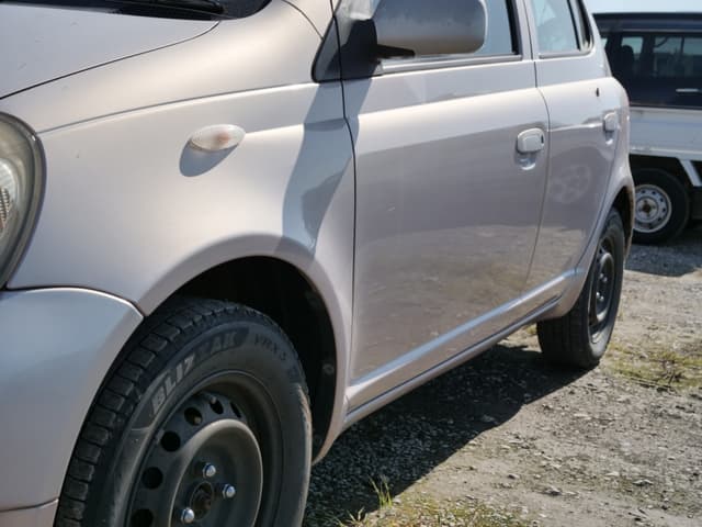 1999 Toyota Vitz JDM car for sale — photo 9 of 25
