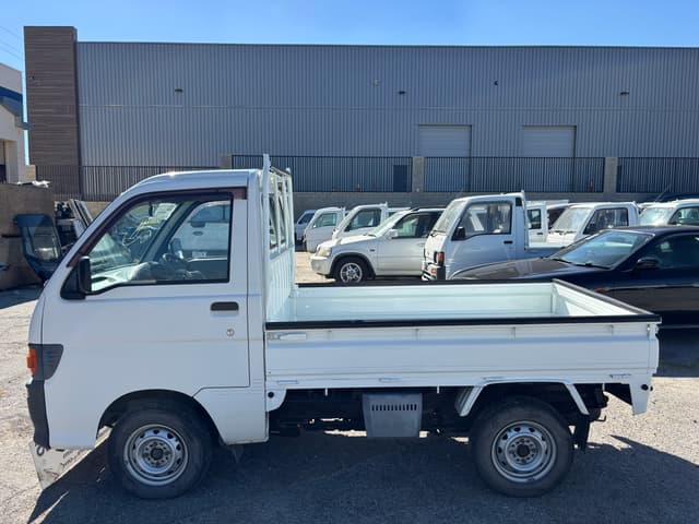1998 Daihatsu Hijet JDM car for sale — photo 5 of 25