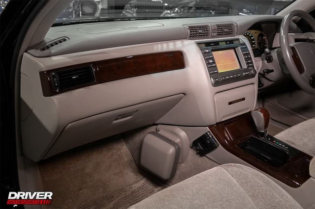 1999 Toyota Crown JDM car for sale — photo 14 of 25