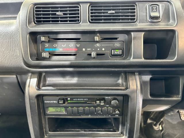 1999 Daihatsu Hijet JDM car for sale — photo 17 of 25
