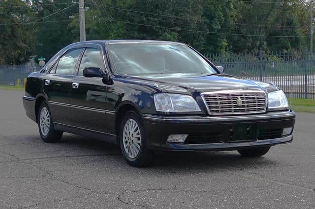 1999 Toyota Crown JDM car for sale — photo 3 of 18