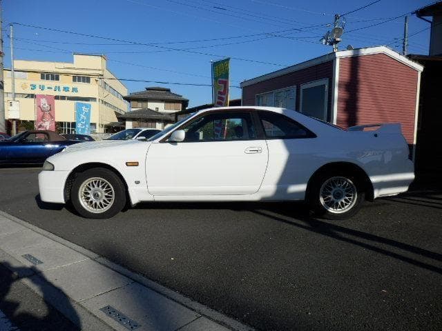 1996 Nissan Skyline JDM car for sale — photo 4 of 25