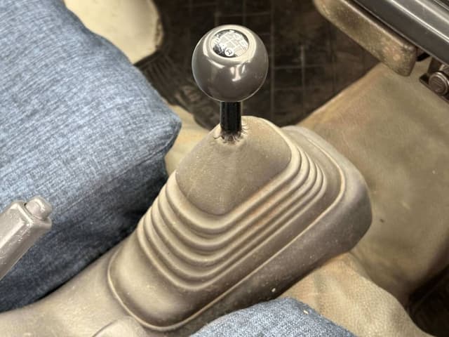 1997 Daihatsu Hijet JDM car for sale — photo 15 of 25