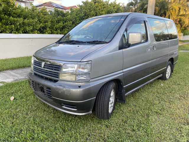 2000 Nissan Elgrand JDM car for sale — photo 6 of 11
