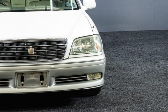 2003 Toyota Crown JDM car for sale — photo 7 of 17