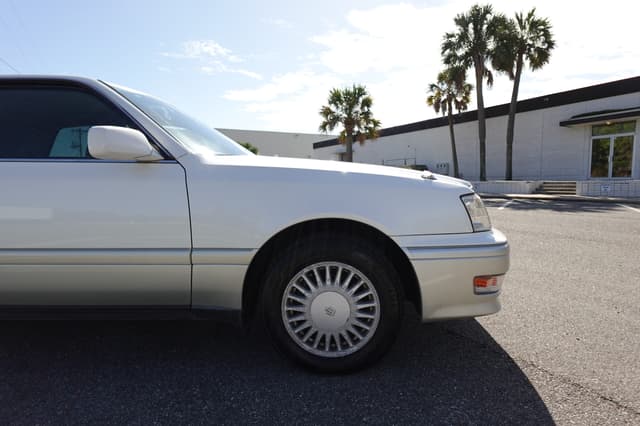 1998 Toyota Crown JDM car for sale — photo 7 of 21