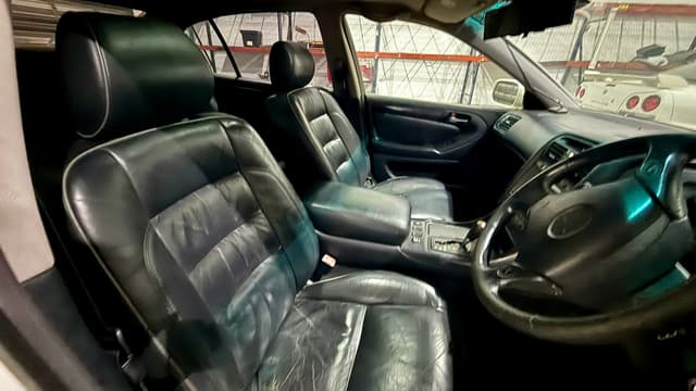 1999 Toyota Aristo JDM car for sale — photo 10 of 14