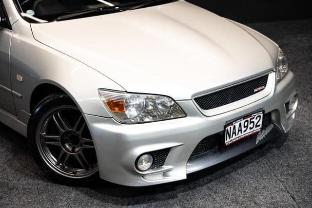 1999 Toyota Altezza JDM car for sale — photo 7 of 16
