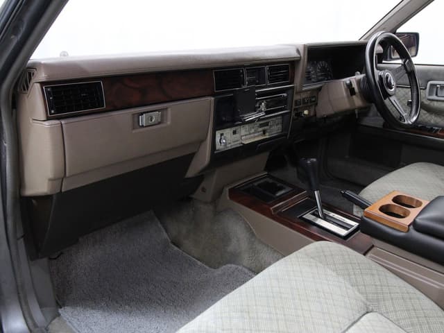 1983 Nissan Gloria JDM car for sale — photo 15 of 25