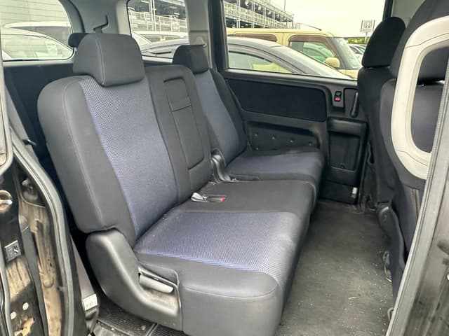 2009 Honda Stepwagon JDM car for sale — photo 4 of 7