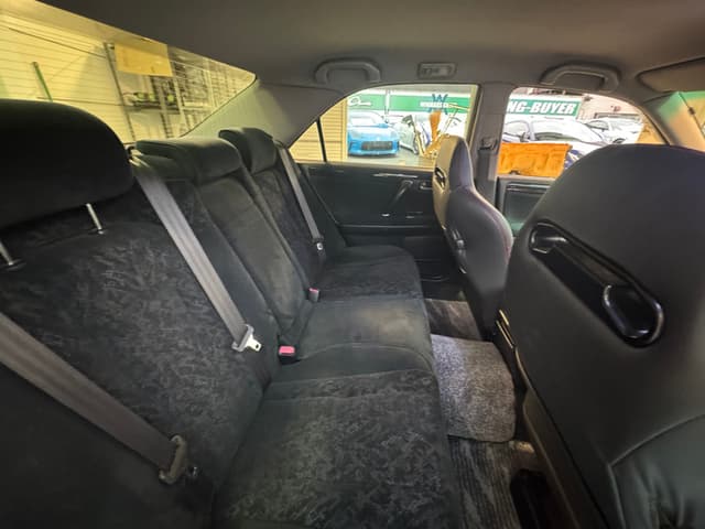 2002 Toyota Crown JDM car for sale — photo 10 of 25
