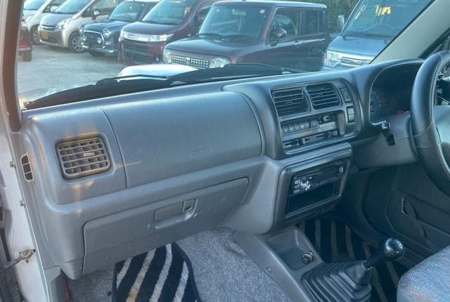 1999 Suzuki Jimny JDM car for sale — photo 9 of 25