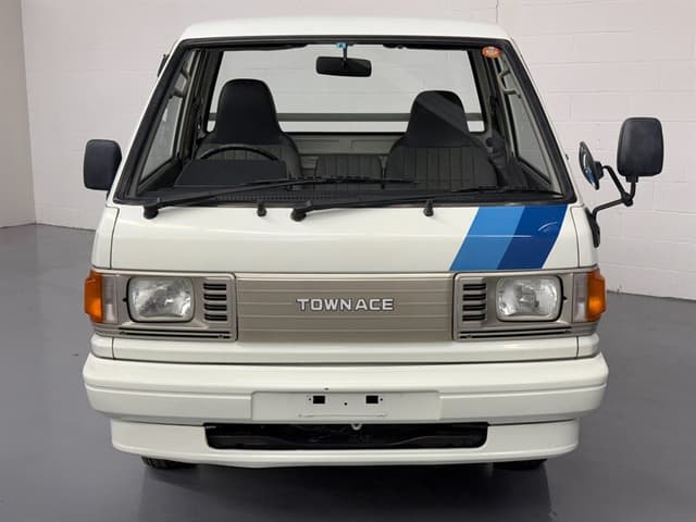 1989 Toyota Townace JDM car for sale — photo 4 of 10