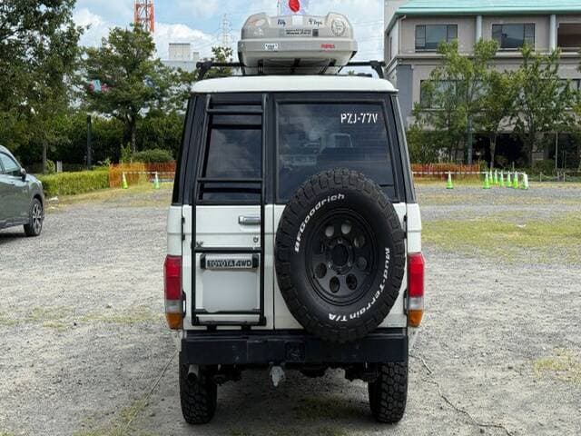 1992 Toyota Land Cruiser JDM car for sale — photo 2 of 18