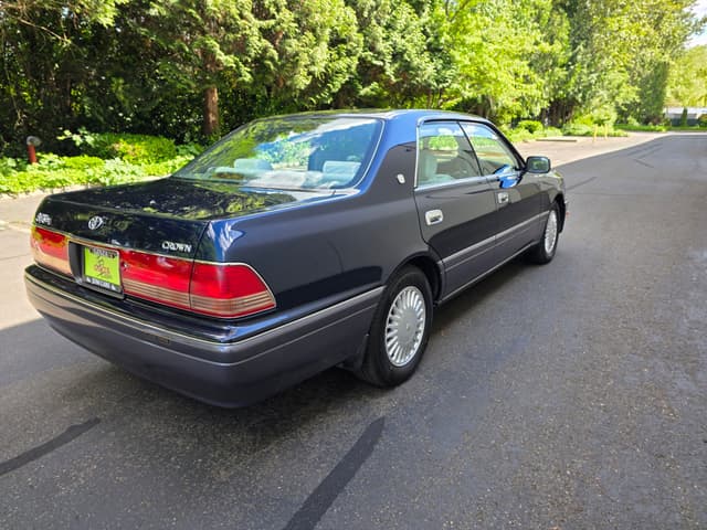 1998 Toyota Crown JDM car for sale — photo 3 of 13