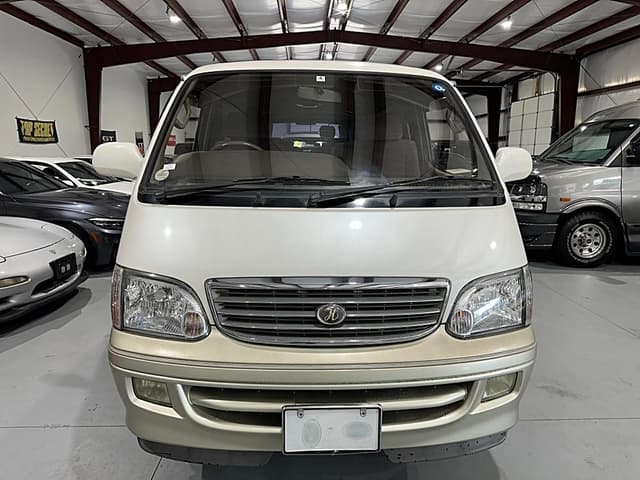 2000 Toyota HiAce JDM car for sale — photo 4 of 18