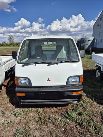 1998 Mitsubishi Minicab JDM car for sale — photo 11 of 13