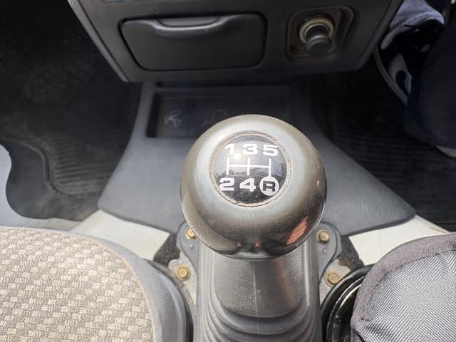 2000 Daihatsu Hijet JDM car for sale — photo 19 of 25