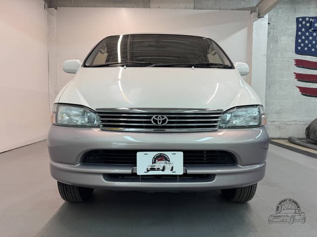 1997 Toyota Granvia JDM car for sale — photo 8 of 25
