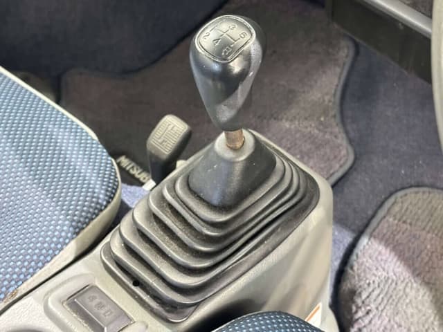 2000 Mitsubishi Town Box JDM car for sale — photo 16 of 25