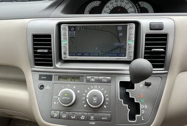 2007 Toyota Raum JDM car for sale — photo 13 of 25