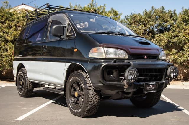 1994 Mitsubishi Delica JDM car for sale — photo 16 of 25