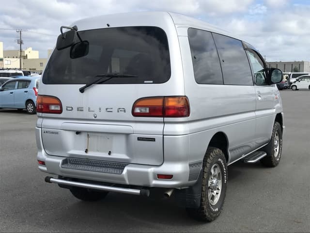 2002 Mitsubishi Delica JDM car for sale — photo 5 of 25