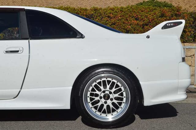 1998 Nissan Skyline JDM car for sale — photo 8 of 11