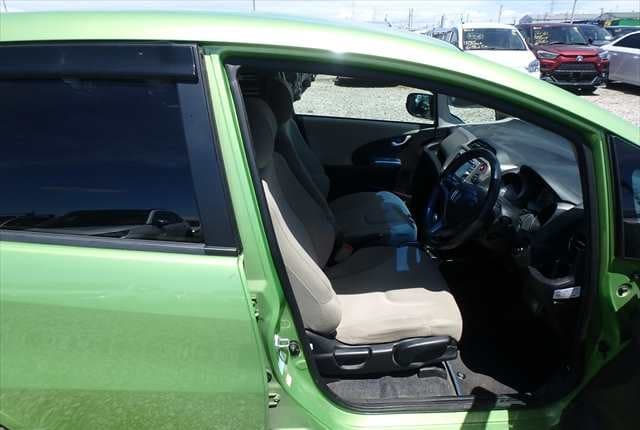 2011 Honda Fit JDM car for sale — photo 19 of 25