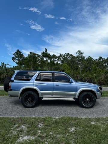 1996 Toyota Hilux Surf JDM car for sale — photo 4 of 14
