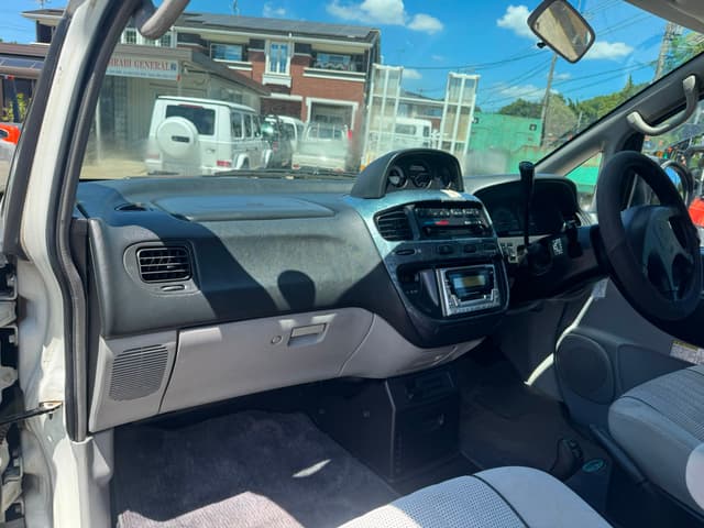 2000 Mitsubishi Delica JDM car for sale — photo 8 of 14