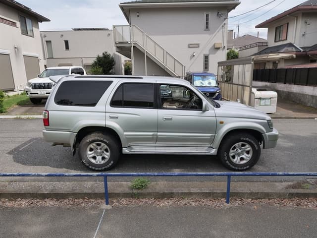 2001 Toyota Hilux Surf JDM car for sale — photo 4 of 25