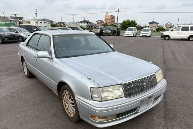 1999 Toyota Crown JDM car for sale — photo 7 of 25