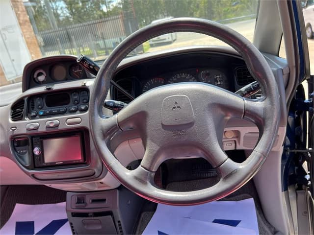 1997 Mitsubishi Delica JDM car for sale — photo 13 of 19