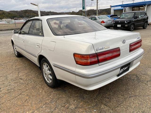 1998 Toyota Mark II JDM car for sale — photo 2 of 20