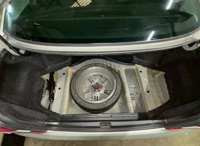 2001 Toyota Mark II JDM car for sale — photo 23 of 25