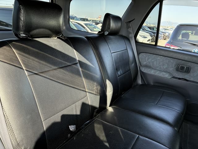 2000 Toyota Hilux Surf JDM car for sale — photo 6 of 8