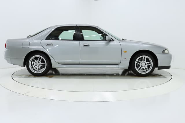 1998 Nissan Skyline JDM car for sale — photo 6 of 10