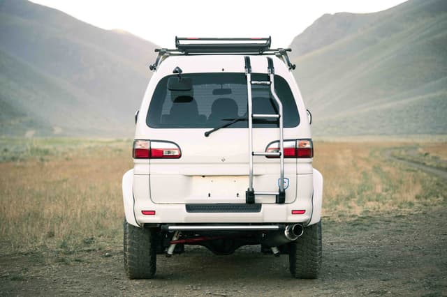 2000 Mitsubishi Delica JDM car for sale — photo 6 of 25