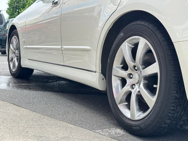 2005 Nissan Stagea JDM car for sale — photo 22 of 25