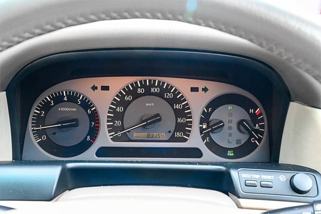 1999 Toyota Crown JDM car for sale — photo 17 of 20