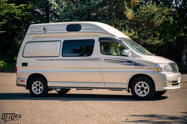 2001 Toyota Grand Hiace JDM car for sale — photo 3 of 25
